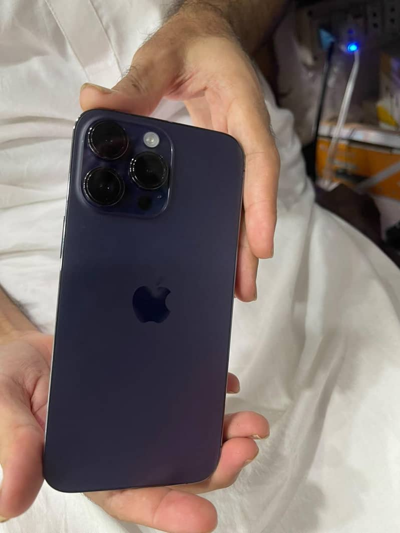 Apple iPhone 14 Pro Max 1
