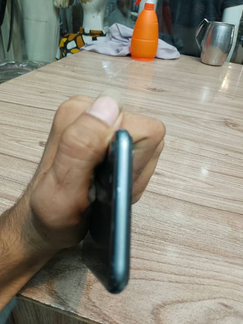Apple iPhone 8 6