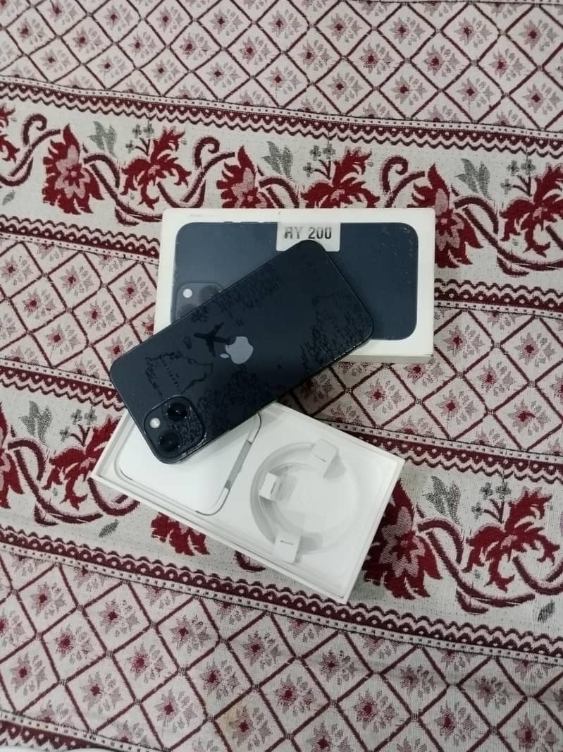 Apple iPhone 13 0