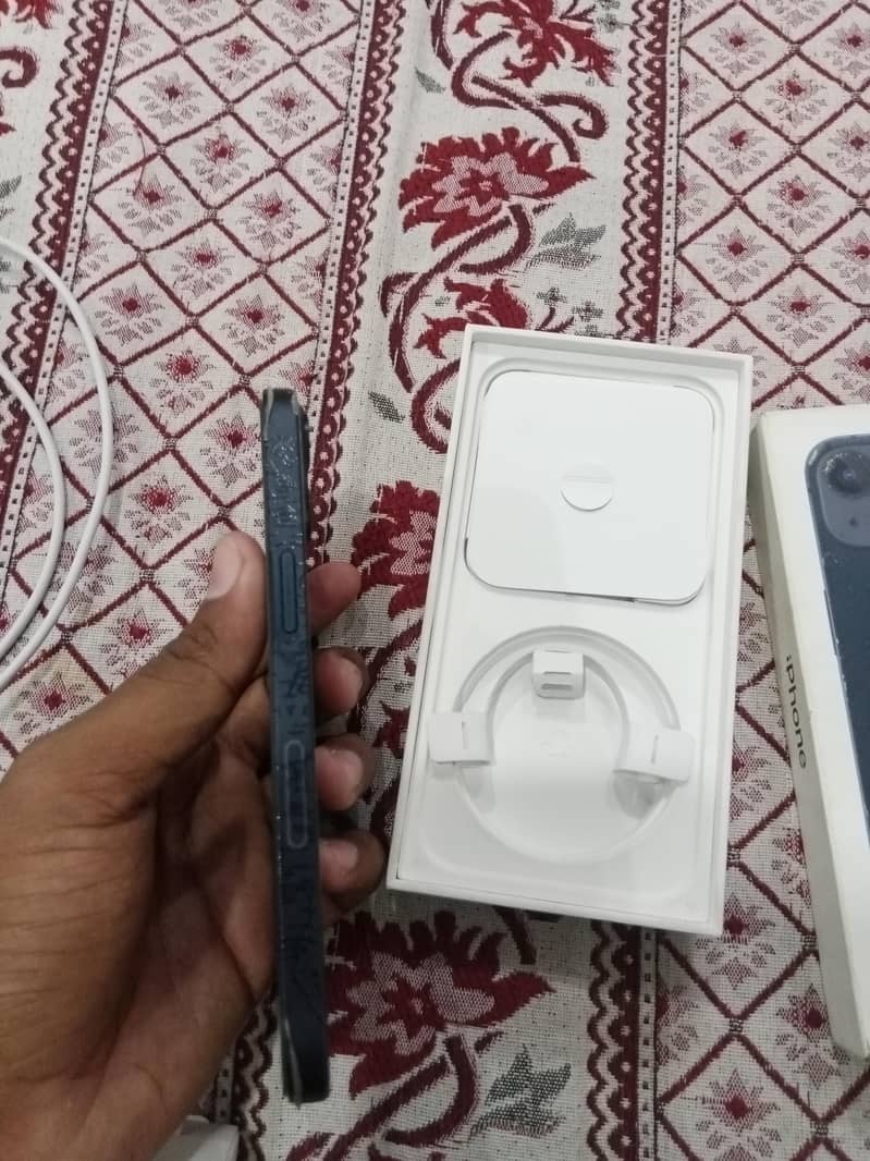 Apple iPhone 13 3