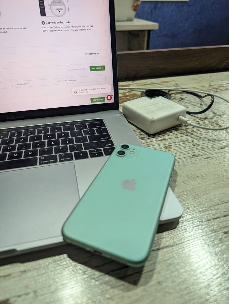 Apple iPhone 11 4