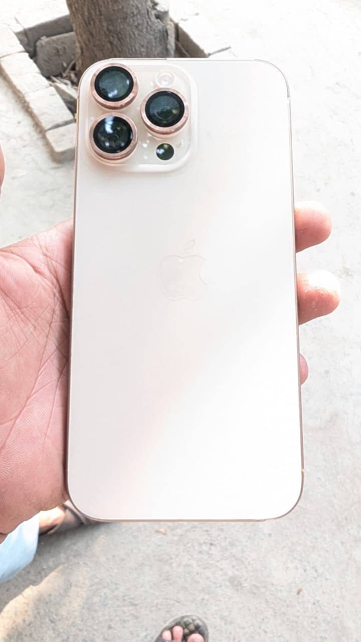 Apple iPhone 16 Pro Max 6