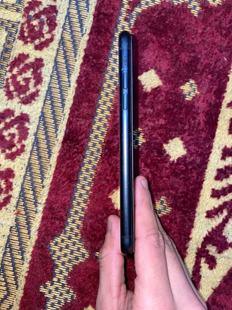 Apple iPhone XR 4