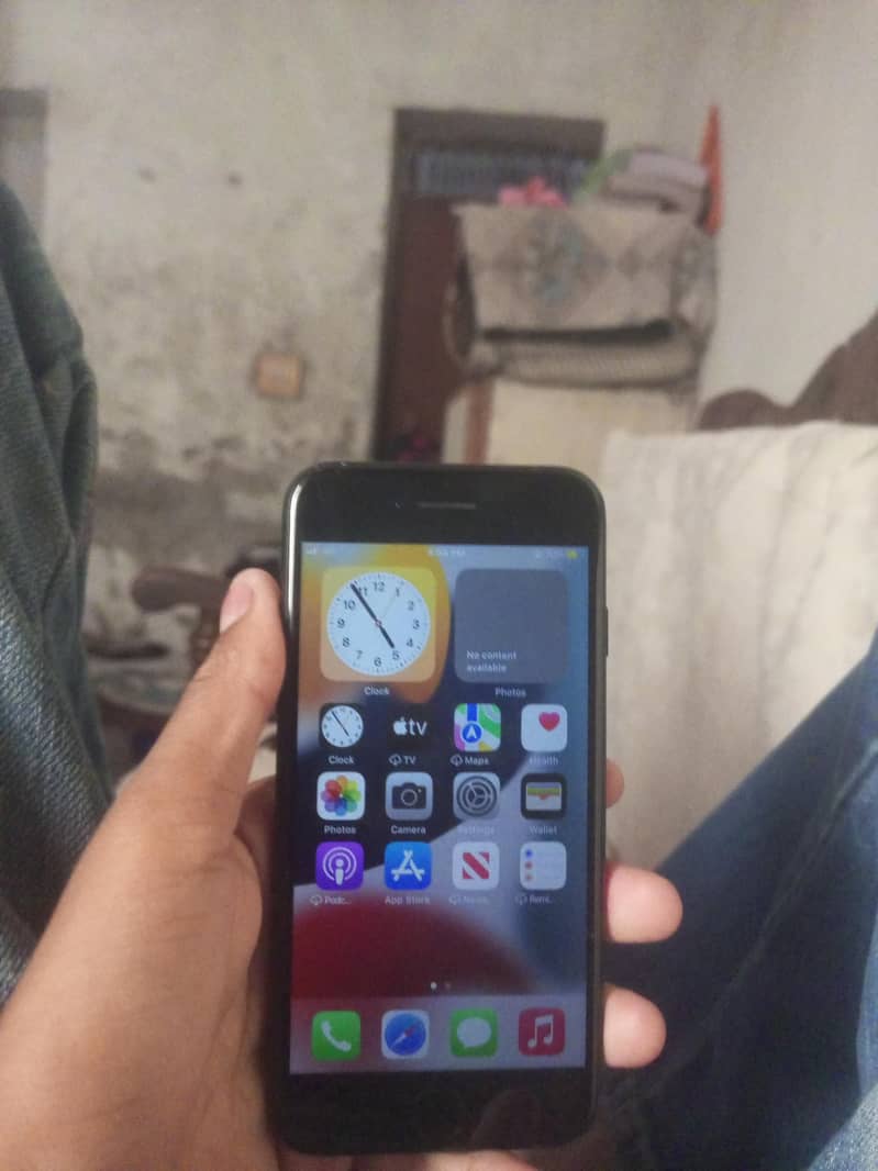 Apple iPhone 7 3