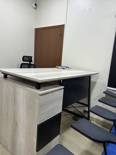 TEACHER TABLE (BRAND NEW)