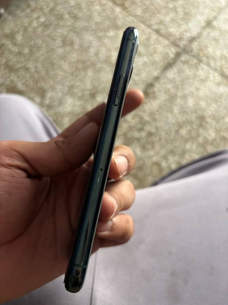 Apple iPhone 11 Pro 1