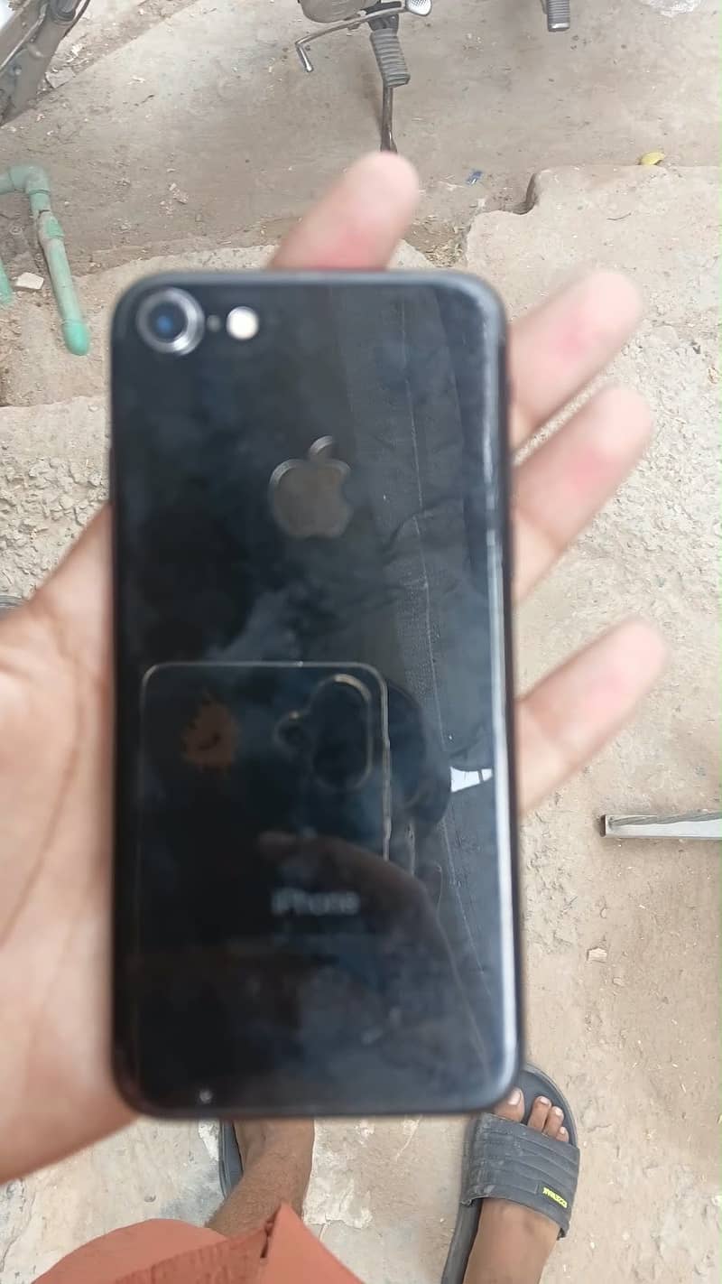 Apple iPhone 7 4