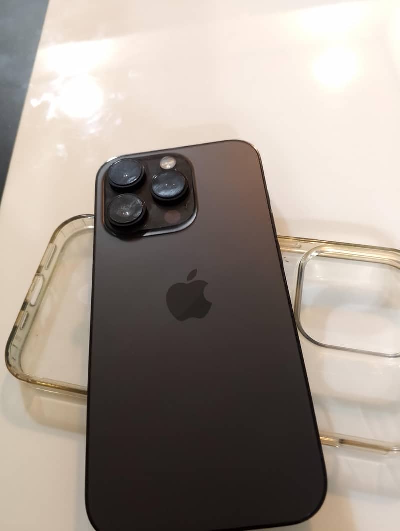 Apple iPhone 14 Pro 1