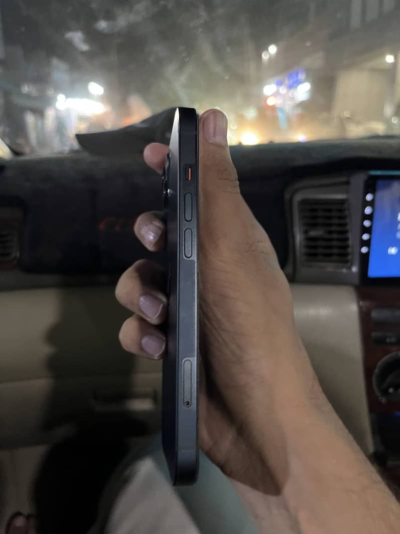 Apple iPhone 13 1