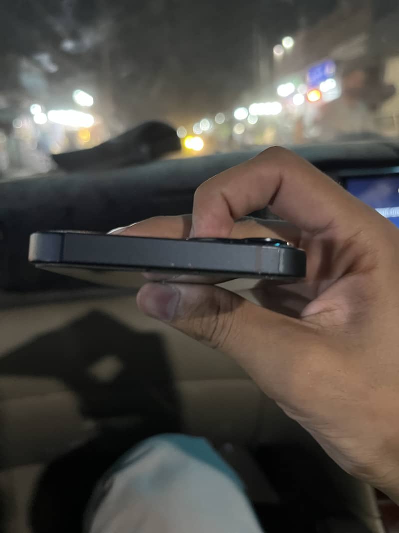 Apple iPhone 13 2
