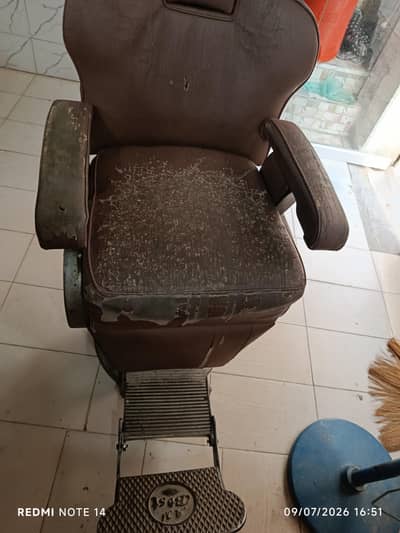 saloon chair