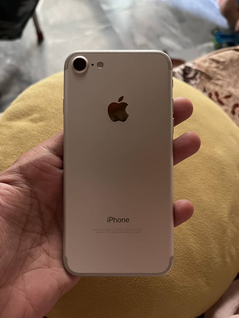 Apple iPhone 7 3
