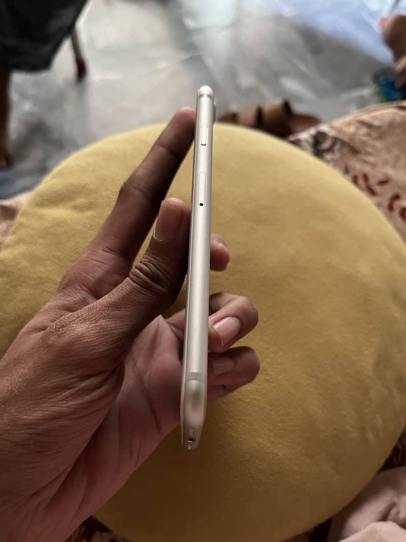 Apple iPhone 7 9