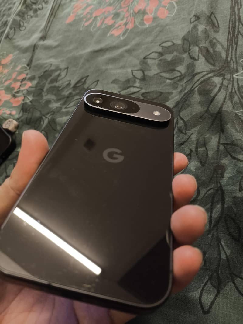 Google Pixel 9 4