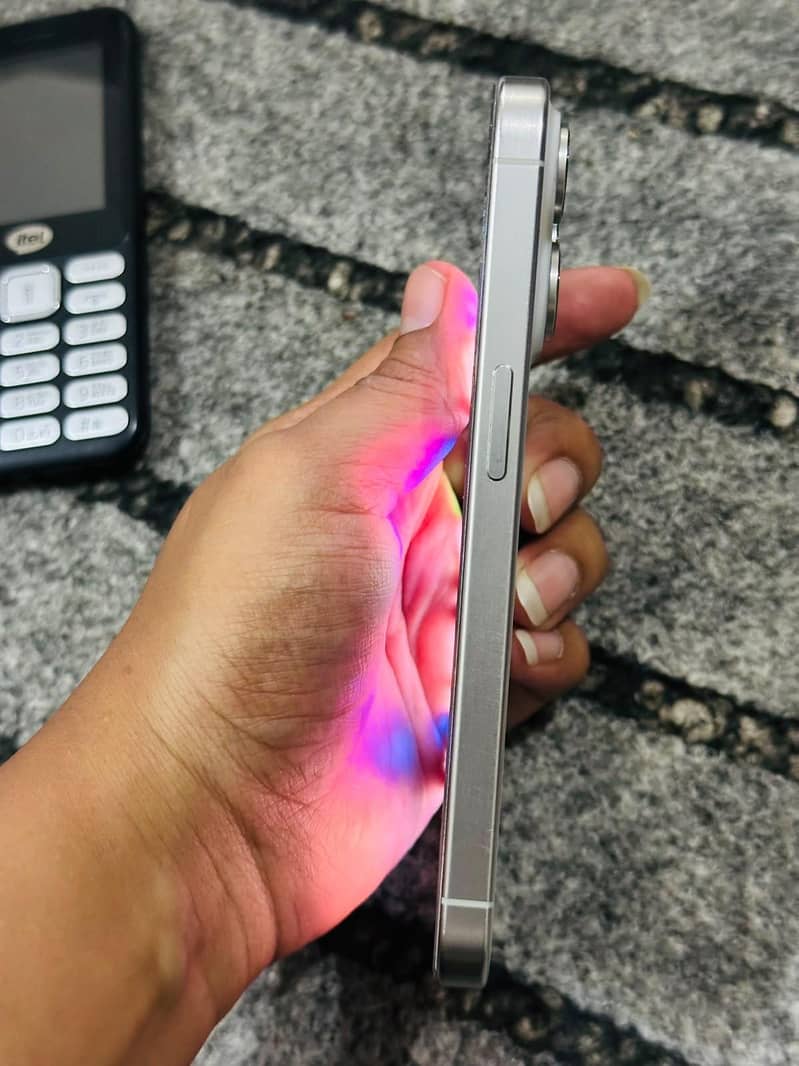 Apple iPhone 15 Pro 1