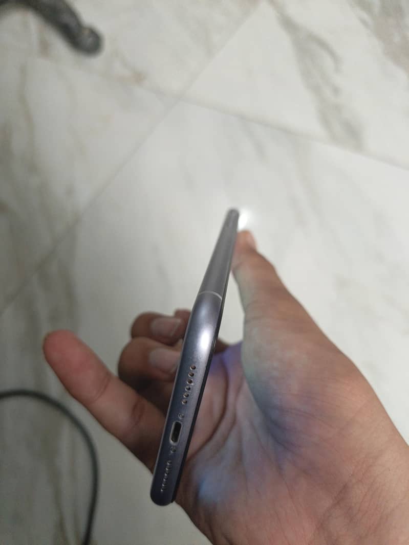 Apple iPhone 11 2