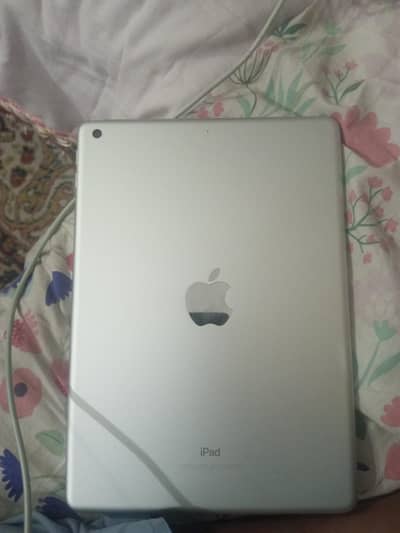 ipad 6th generation used with box