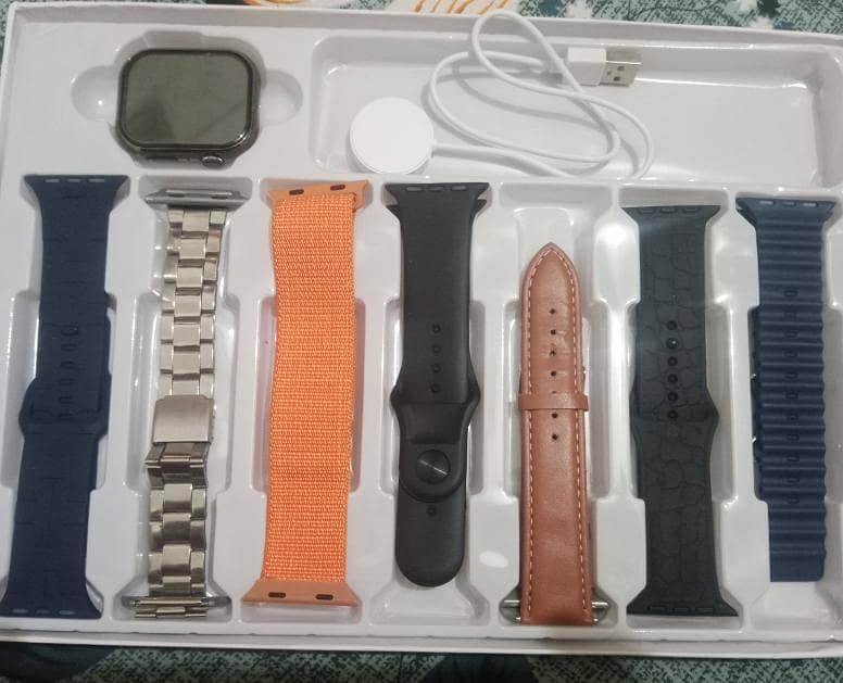 Smart Watch – Excellent Condition 1