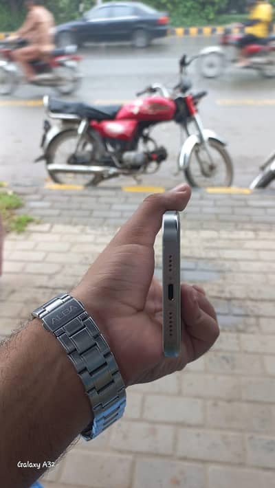 Apple iPhone 15 plus