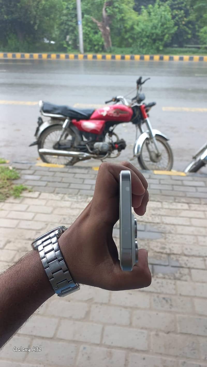 Apple iPhone 15 plus 5