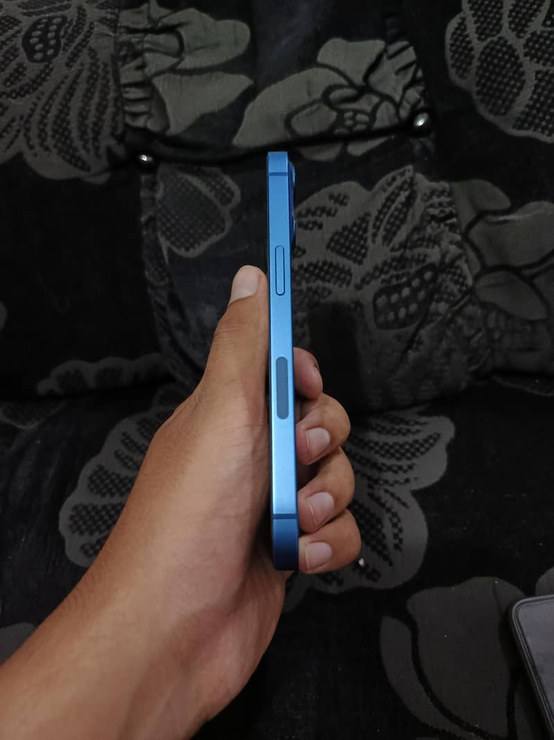 Apple iPhone 13 1