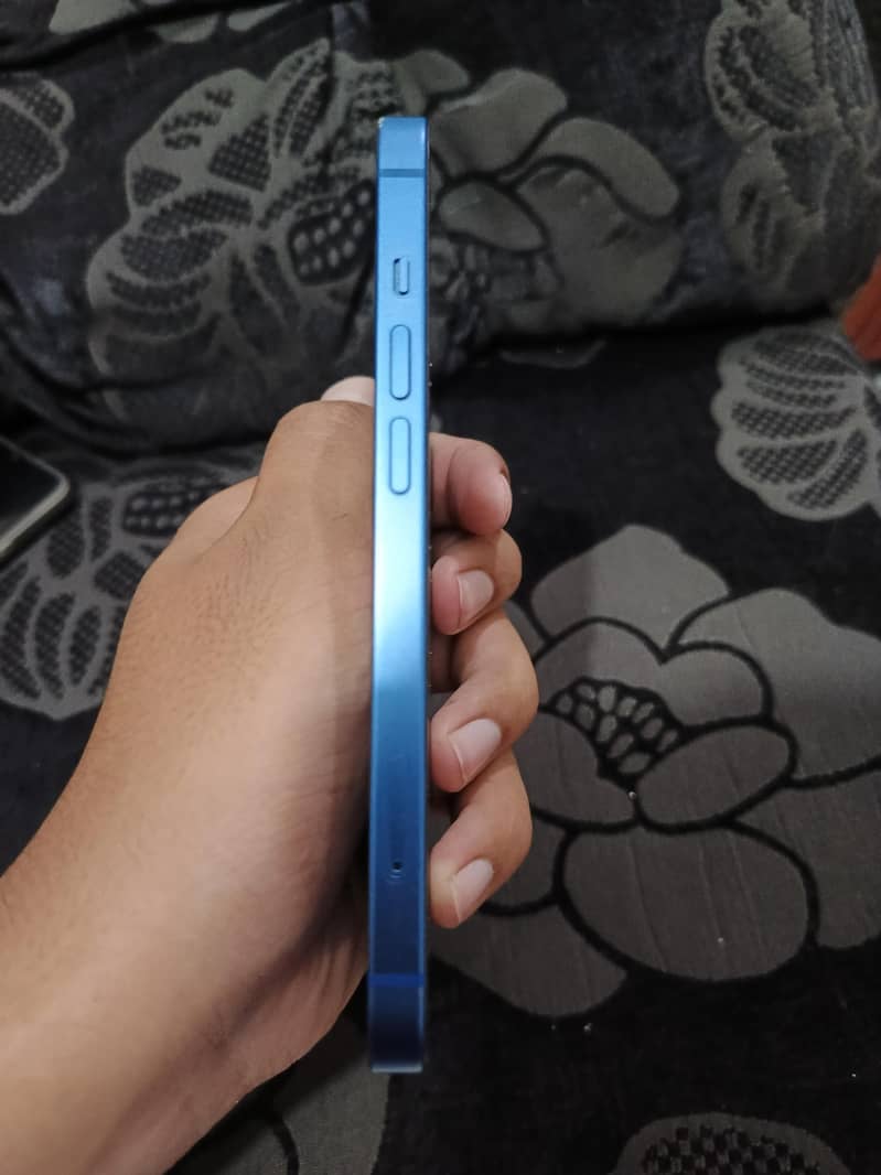 Apple iPhone 13 3