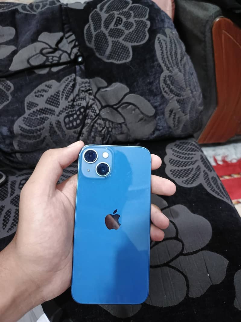 Apple iPhone 13 5