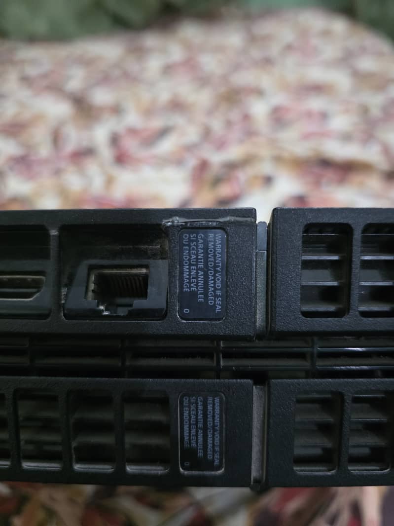 Ps4 sealed 1TB one controller 1