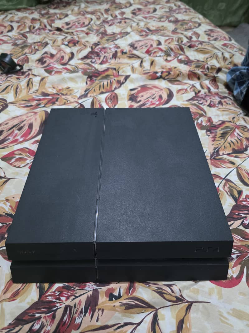 Ps4 sealed 1TB one controller 3