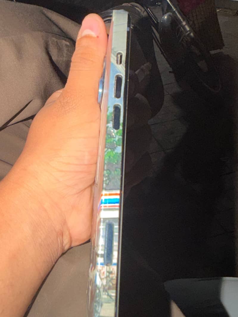 Apple iphone 13 jv 3