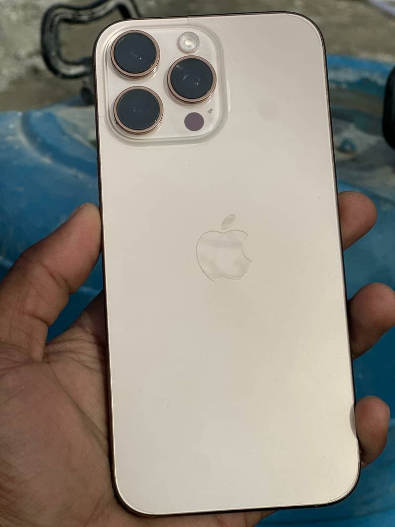 Iphone 16 pro max 3
