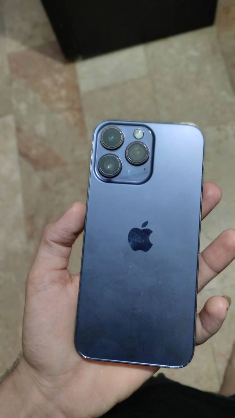 Apple iPhone 14 Pro Max 1
