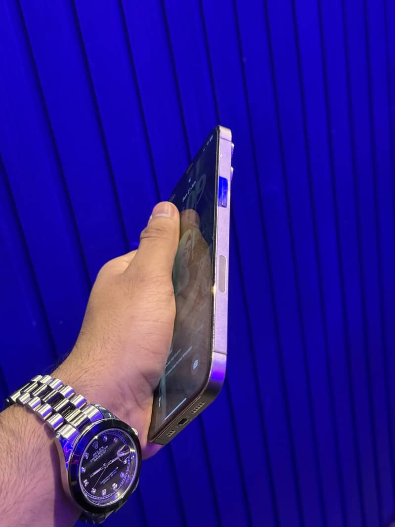 Apple iPhone 12 Pro Max 4