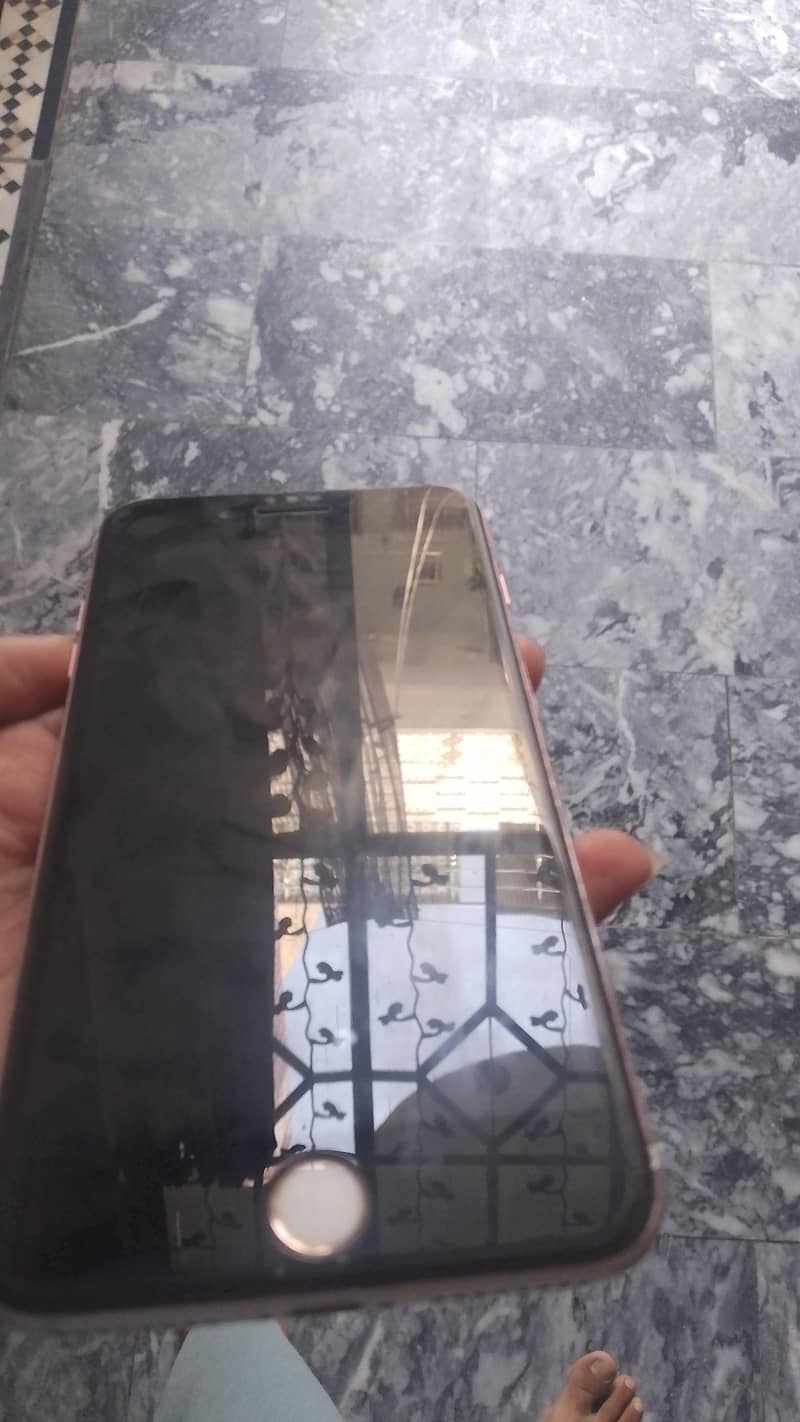 Apple iPhone 7 Plus 1