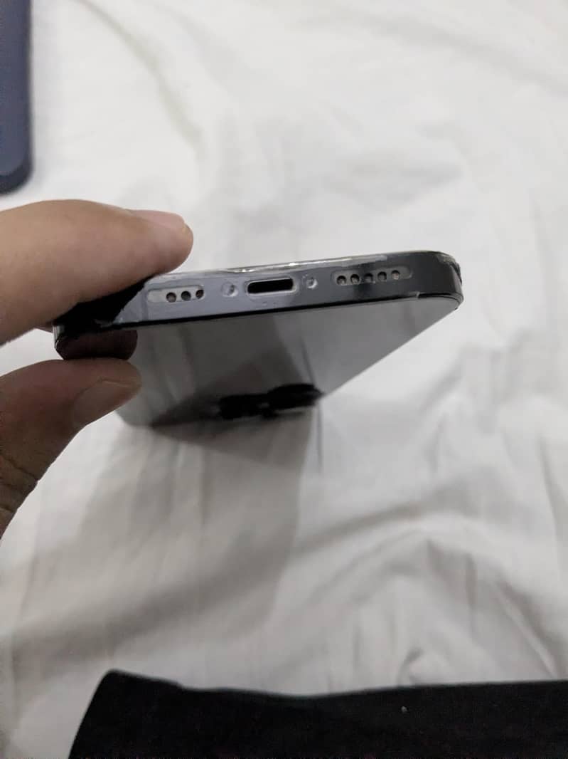 Apple iPhone 14 Pro 3