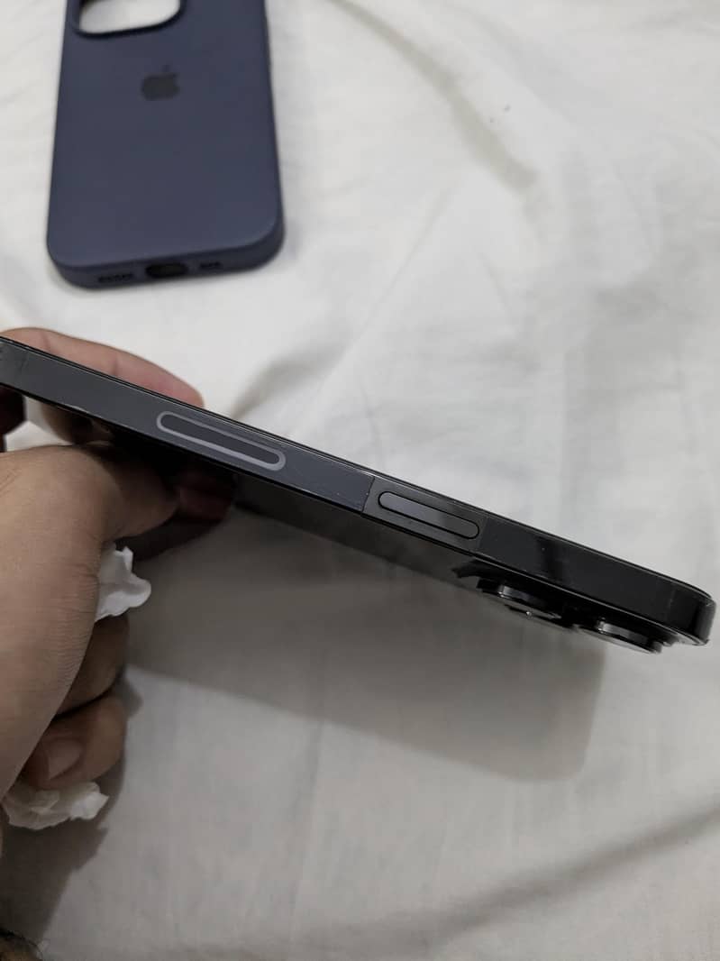 Apple iPhone 14 Pro 4
