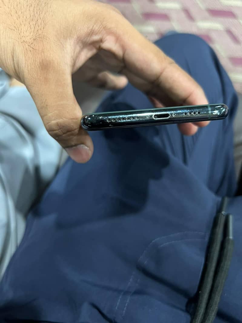Apple iPhone 11 Pro Max 3
