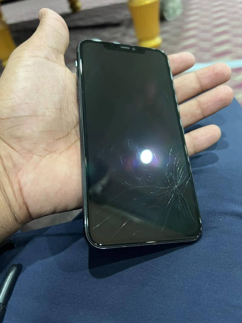 Apple iPhone 11 Pro Max 5