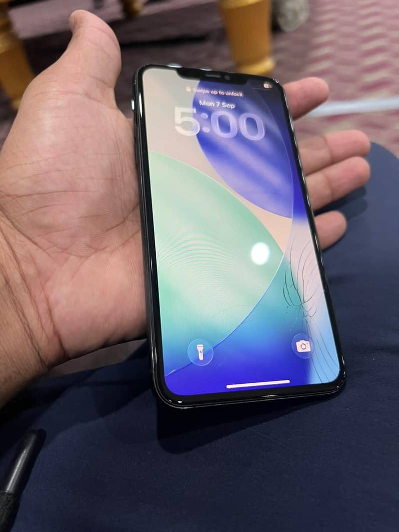 Apple iPhone 11 Pro Max 6