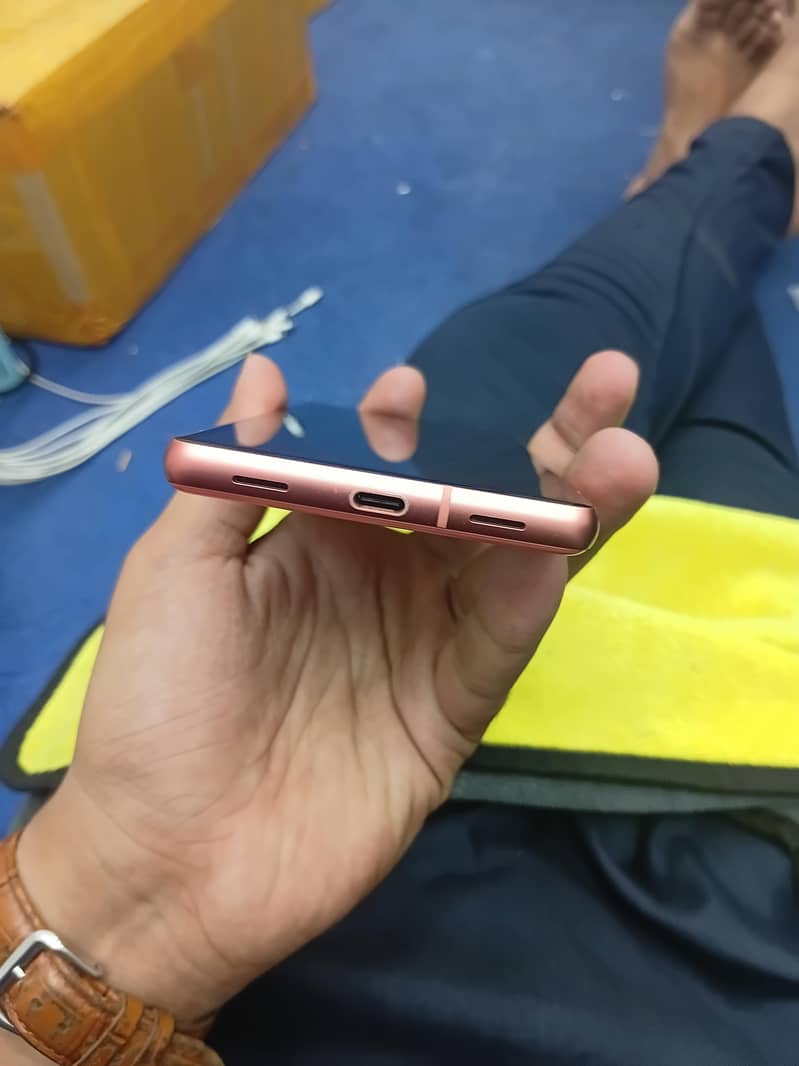 Google Pixel 7a 5