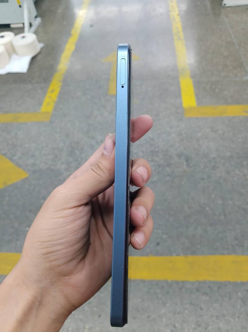 Realme C63 1