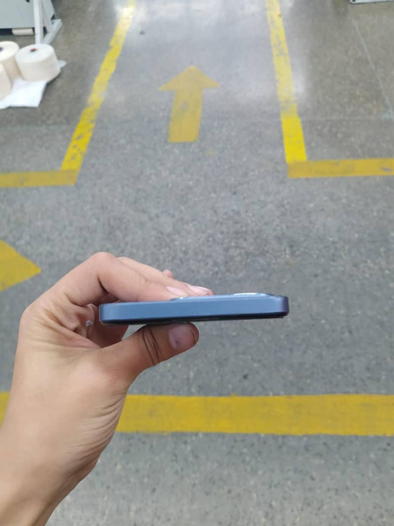 Realme C63 3