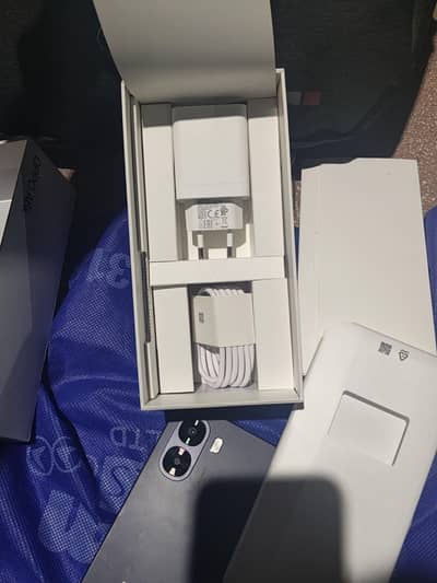 OPPO A6k. 6/128gb