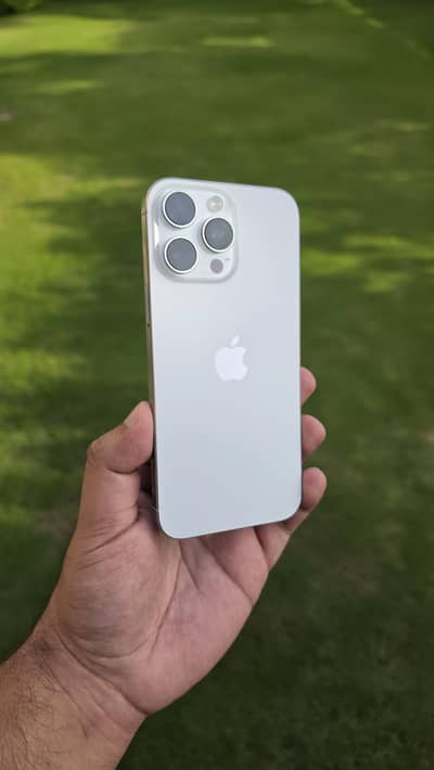 Apple iPhone 16 Pro Max