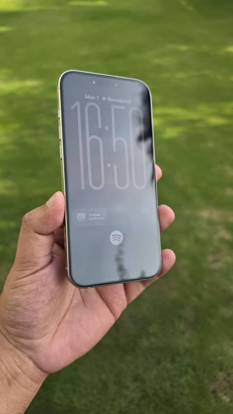 Apple iPhone 16 Pro Max 2