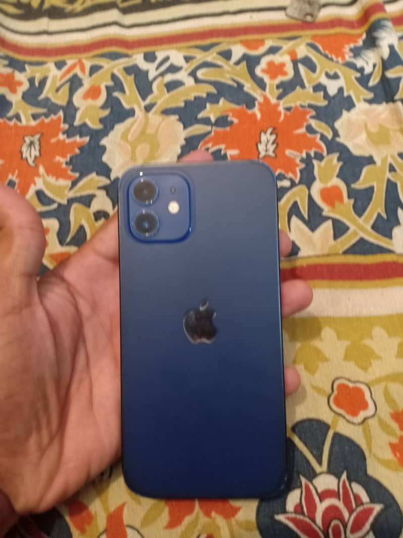 Apple iPhone 12 3