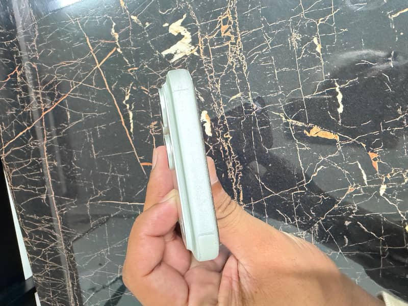 Apple iPhone 17 Pro Max 5