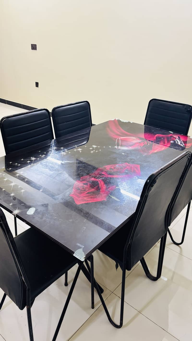 Dining table 0
