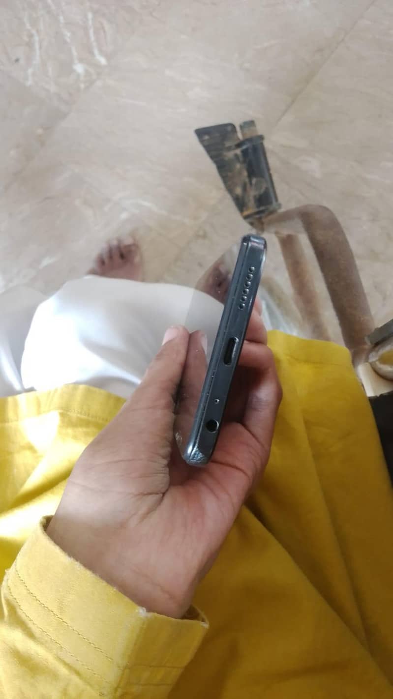 Tecno Spark 10C 3