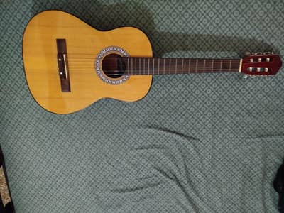 acoustic guitar for urgent sale